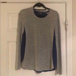 Market & Spruce Gray/Blue top - Size S